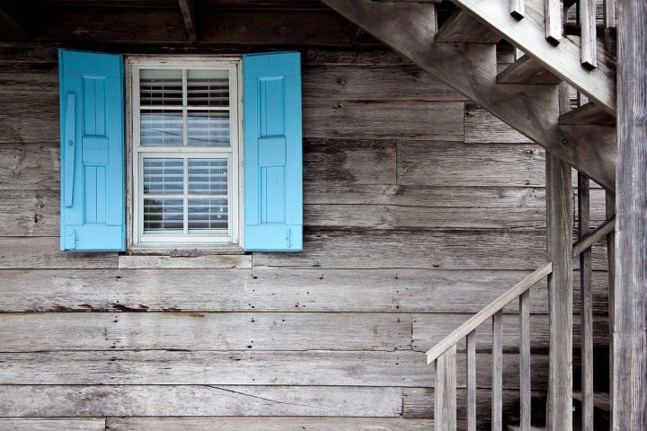 Comment procéder pour restaurer une fenêtre en bois ?