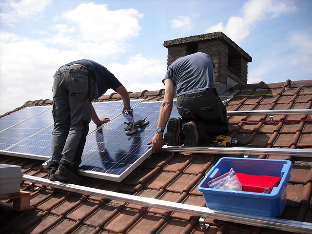 Conseils pour réussir l’installation de panneaux solaires sur une toiture ?